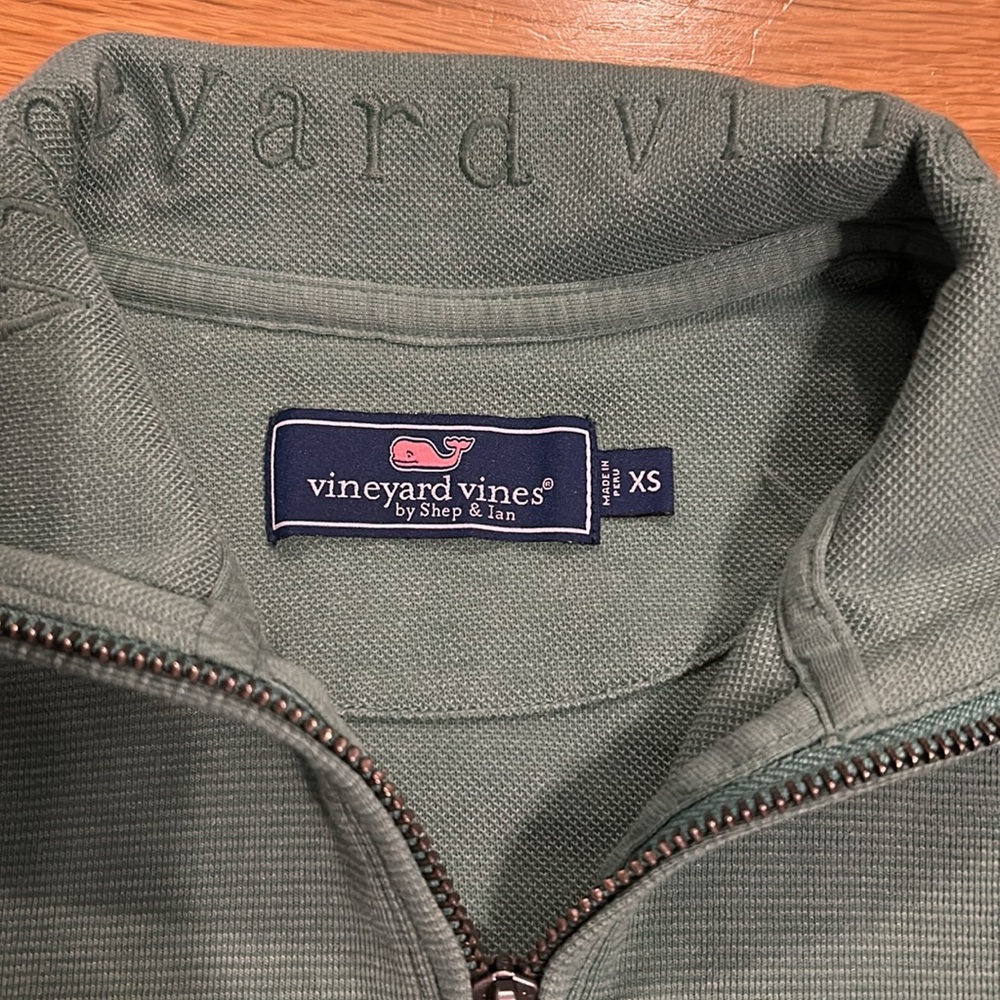 Vineyard Vines green 1/4 zip sweatshirt. Men’s XS - Picture 3 of 3